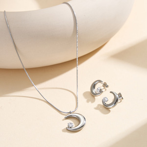 Ensemble collier et boucles d'oreilles en acier inoxydable avec zircon en forme de lune dorée pour femmes, bijoux tendance, cadeau - Product Image 2