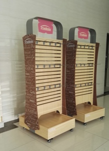 hang Accessories Snacks with Hooks Wooden <strong>Display</strong> Standing with Wheels <strong>Display</strong> Stand <strong>Log</strong> Style Modern Classic - Product Image 2