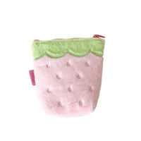 Mini trousse de maquillage en peluche fraise motif dessin animé Sweet Girl, sac de rangement mignon pour étudiants