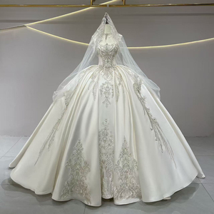 Robes de mariée classiques JFH57 en satin à col bateau et sequins - Product Image 1