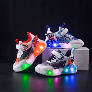 Chaussures de sport de haute qualité style basketball, chaussures de course pour garçons, chaussures de sport pour enfants, chaussures de sport respirantes pour l'extérieur, chaussures décontractées légères pour étudiants - Product Image 1