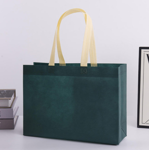 Bolso de hombro cruzado no tejido grueso tridimensional Explosiones Ropa Bolsa de embalaje de compras Impresión de logotipo personalizado - Product Image 5
