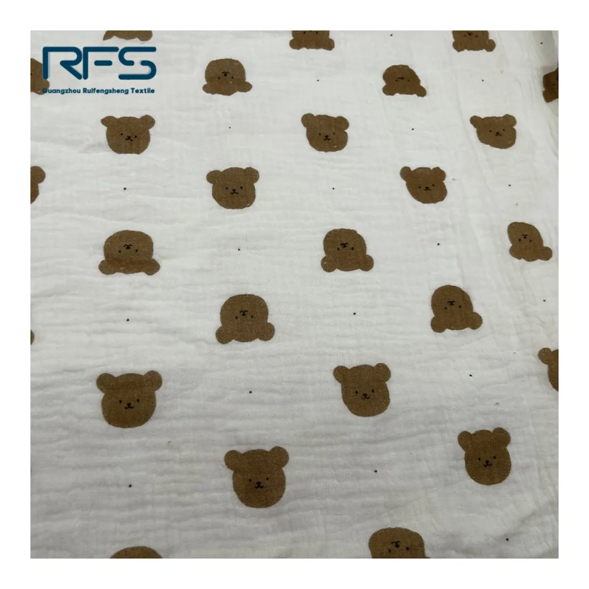 夏の小さなクマの印刷超柔らかいしわのある綿100% の2層ガーゼモスリンベビー生地おくるみ毛布用