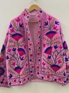 Veste Suzani en velours rose pour femme, brodée à la main, imprimé animalier, style bohème artisanal, vêtement d'extérieur respirant pour l'hiver, cadeau de luxe pour - Product Image 6