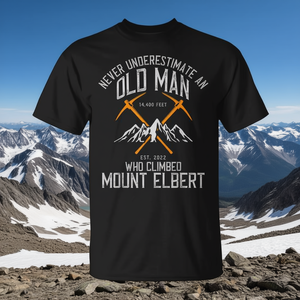Camiseta Old Man Who Climbed Mount Elbert 14400 Feet Est 2022 Diseño de escalada en montaña - Product Image 3