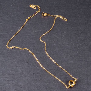 Collar con colgante de nudo chapado en oro de 14k y 18k de acero inoxidable 316L al por mayor para mujer - Product Image 2