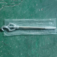 Clé de bouche réglable pour les accouplements à ergots et goupilles de 3/4 "à 3".