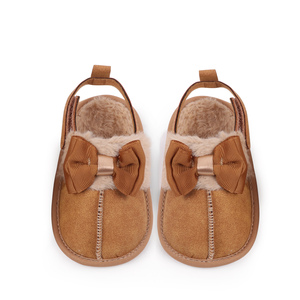 Nouvelles pantoufles pour bébé fille nouveau-né en peluche avec nœud papillon - Product Image 3