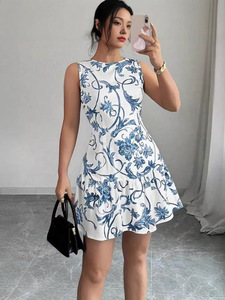 Vestido Mini Plisado Transpirable con Cintura Natural y Corte Ajustado sin Mangas con Estampado Floral para Mujer, Colección Otoño 2026 - Product Image 6
