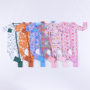 Combinaison pour bébé nouveau-né en bambou 95% avec impression personnalisée, style boutique, manches longues, avec poignets et pieds pliables - Product Image 4