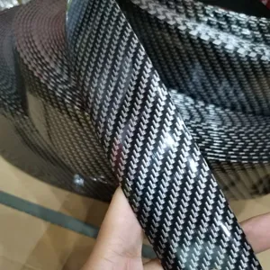 Universel en <span class=keywords><strong>caoutchouc</strong></span> PVC souple avec motif en fibre de carbone <span class=keywords><strong>protection</strong></span> et bandes de décoration pour des voitures - Product Image 1