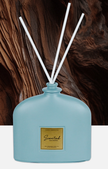Gris bleu brumeux : Oud &amp; Agarwood