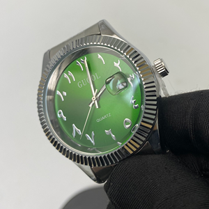 Reloj de cuarzo para mujer, versátil y elegante, con esfera de color suave y un diseño redondo brillante. - Product Image 2