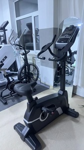 Bicicleta Estática Magnética Vertical con LED, Autopropulsada, Carga Máxima de 400 Libras, Equipo de Gimnasio y Fitness - Product Image 2