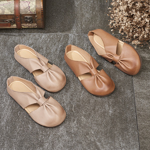 Sandalias de piel con cabeza redonda para mujer, zapatos planos con estilo japonés y suelas suaves disponibles - Product Image 1