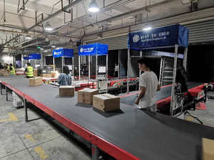 Lectura de código de barras de alta velocidad de paquetes Express de escaneo entrante/saliente MonolithIoT - Product Image 6