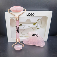Rouleau de massage facial en quartz rose et ensemble Gua Sha, pierre de cristal Guasha, beauté du visage, logo personnalisé, rouleau de glace facial