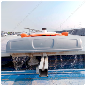 Robot de nettoyage de <span class=keywords><strong>panneau</strong></span> solaire pour la maison panneaux de poteau en fibre de carbone brosse à rouleau automatique nettoyage de toit - Product Image 4