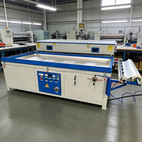 Machine de pressage sous vide automatique 1325 pour la fabrication de portes de cuisine en PVC et de meubles de cuisine stratifiés pour usines de menuiserie