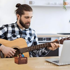 Caja de almacenamiento de púas de guitarra de madera, diseño Retro de madera maciza de 4,9x5,7x3,7 cm para piezas de instrumentos de cuerda - Product Image 3