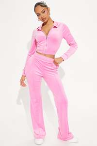 Grosir OEM Logo bordir kustom wanita <span class=keywords><strong>Tracksuit</strong></span> beludru setelan olahraga celana Velour merah muda baru untuk wanita Set jaket Velour dan celana suar