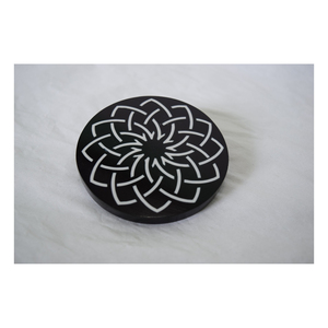 Sous-verre rond en bois et résine de qualité supérieure, fait à la main, réutilisable, avec un design tendance pour la décoration de table - Product Image 1