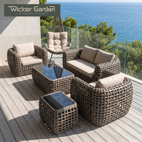 Ensemble de canapés d'extérieur modernes en rotin PE, structure en aluminium, assise en osier tressé à la main avec table basse en verre noir, mobilier de jardin et de terrasse