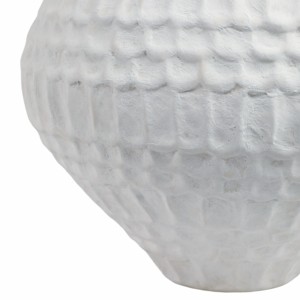 Vaso Moderno in Porcellana con Texture Ondulata, Elemento Scultoreo per l'Arredamento del Soggiorno - Product Image 5