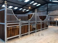 Box pour chevaux professionnel sur mesure, galvanisé, fonctionnel, durable, robuste, facile à assembler, portable.
