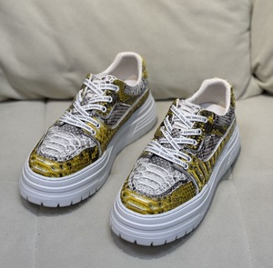 Cómodas Zapatillas Deportivas de Piel de Pitón con Suela Gruesa – Estilo Urbano Casual para Hombre, para Uso Diario y Actividades Ligeras - Product Image 1