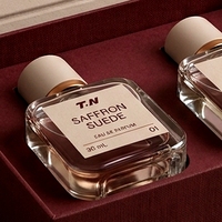 Boîte à parfum rigide de luxe personnalisée, style livre rouge magnétique, écologique, avec doublure en éponge pour cosmétiques et soins de la peau, double flacon