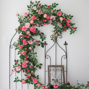 Guirlandes de roses artificielles Qingxu en soie pour la décoration de plafonds et le recouvrement de tuyaux - Product Image 1