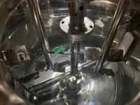 Homogénéisateur émulsifiant à levage hydraulique 100L en acier inoxydable pour huile et eau, machine de fabrication de lotion, directement du fabricant