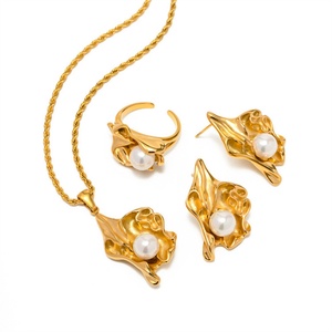 Parures de bijoux en acier inoxydable doré avec perles pour femme, idéales pour les mariages, les anniversaires et le quotidien - Product Image 1