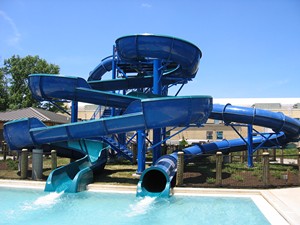 Toboggan aquatique en spirale ouverte en fibre de verre, parc aquatique commercial, piscine hors sol, équipement d'amusement, conception personnalisée CE - Product Image 2