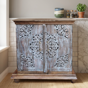 Buffet de rangement traditionnel antique en bois massif sculpté à la main à 2 portes pour salle à manger et cuisine, d'origine indienne - Product Image 1
