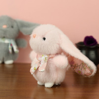 Peluche Lapin de Dessin Animé 14 cm, Rembourrage Coton PP, Pendentif Lapin aux Longues Oreilles et Écharpe, Poupée pour Machine à Pinces, Charme de Sac Bébé Mignon, Cadeau