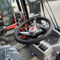 Allrad-Gabelstapler 4600KG Nettogewicht 35 °   Klettersteigungsgerät Ausgestattet mit Luftbremssystem für den Außeneinsatz