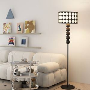 Lámpara de Pie LED E27 Vertical Moderna, Simple y Creativa para Sala de Estar, con Altura Ajustable y Diseño Impermeable - Product Image 1