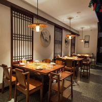 Lámpara Colgante LED de Hierro Forjado de Estilo Japonés Minimalista, Altura Ajustable, Acabado en Veta de Nogal para Decoración Vintage en Comedores
