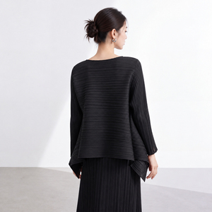 Pronta Consegna: Top Plissettato Miyake da Donna con Maniche Asimmetriche a Pipistrello, Camicia Plissettata Orizzontale Disponibile in Magazzino, Spedizione in 7 Giorni - Product Image 6
