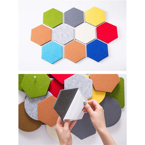 Pannello Acustico Esagonale ad Alta Densità con Motivo Intagliato, Autoadesivo, Decorazione Murale, Isolamento Acustico e Fonoassorbente - Product Image 1
