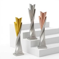 Trofeo de Resina Personalizado con Diseño Libre, Creativo, Irregular, en Oro, Plata o Bronce, para Premios Anuales de Empresa