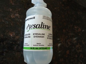 <span class=keywords><strong>Eyesaline</strong></span> Eyewash 16 Fl.oz (473ml) Solución Isotónica Estéril Producto Nuevo y Original con un Año de Garantía - Product Image 1