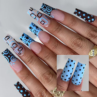 Uñas Postizas Largas Estilo Ataúd con Diseño Floral Retro, Puntos Verdes y Margaritas Pintadas a Mano, Uñas Falsas Reutilizables en Tonos Neutros Vintage