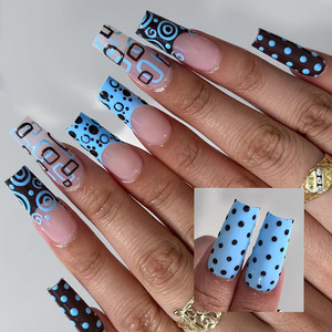 <span class=keywords><strong>Uñas</strong></span> Postizas Largas Estilo Ataúd con Diseño Floral Retro, Puntos Verdes y <span class=keywords><strong>Margaritas</strong></span> Pintadas a Mano, <span class=keywords><strong>Uñas</strong></span> Falsas Reutilizables en Tonos Neutros Vintage - Product Image 3