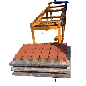 Maquinaria de moldeado de bloques hidráulicos automática, máquina de fabricación de ladrillos huecos de hormigón, con <span class=keywords><strong>precio</strong></span> de fábrica, venta al por mayor - Product Image 2