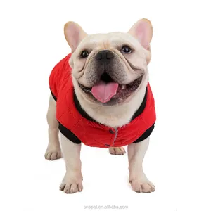 Fornitore di vestiti per animali domestici cappotto per cani all'ingrosso giacca per cani di Design invernale Bulldog