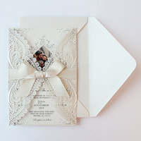 Invitations de mariage et d'affaires de luxe découpées au laser avec ruban, cartes-cadeaux élégantes en papier avec sceau d'enveloppe style croix