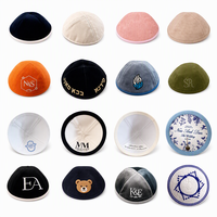 Kippa/Yarmulke personnalisée en lin clair brodée avec monogramme – Casquette juive sur mesure pour mariages et événements religieux